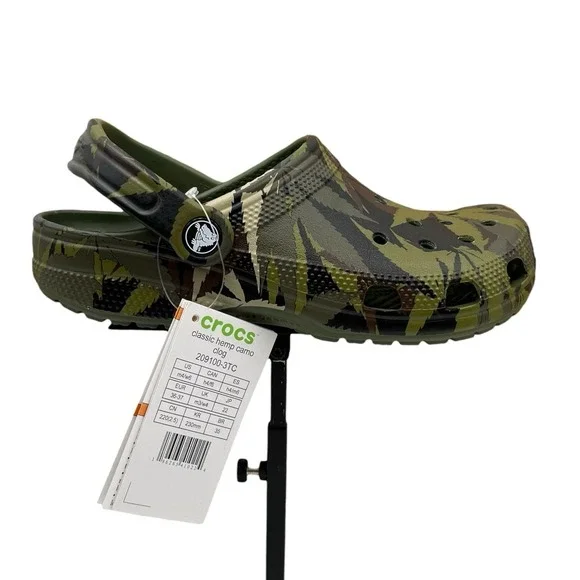 Crocs Youth Big Boys Classic Hemp Camo Clogs Size 4/Women's 6 Army Green Slip-on