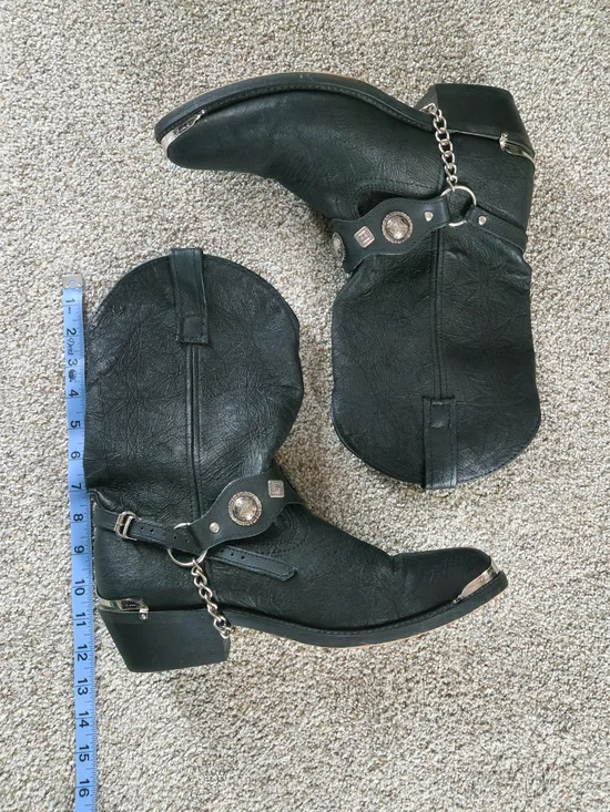 Black Western Boots with Chain Detail - men