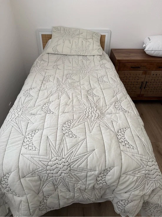 Cream Star & Moon Quilted Comforter - Neutral Bedding