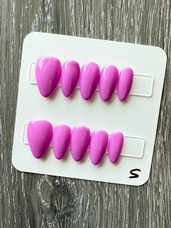 Glossy Purple Press-On Nails — Short Almond Set