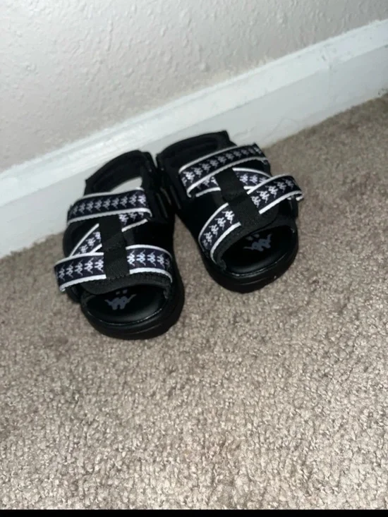 Kids Black & White Strap kappa sandals