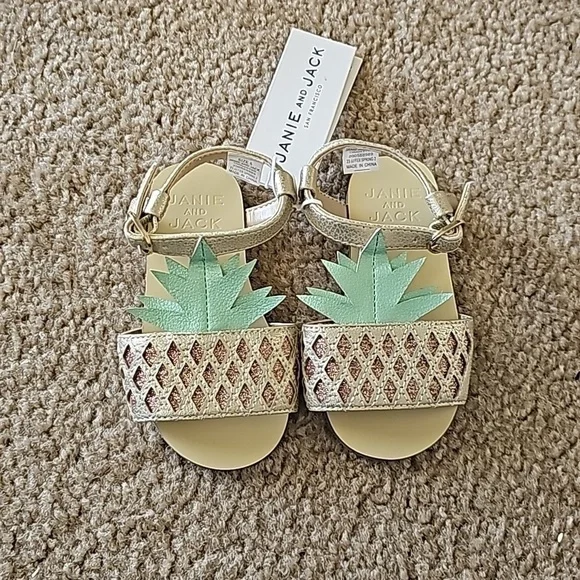Janie and Jack Metallic Pineapple Sandals Size 4