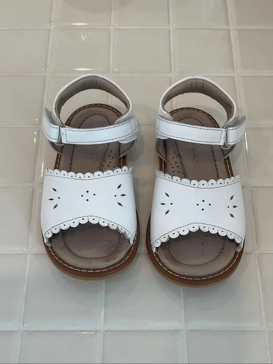 Elephantito White Scallop-Trim Leather Toddler Sandals