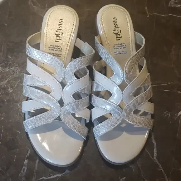 East 5th women's cream pearlescent sandals‎ size 5M