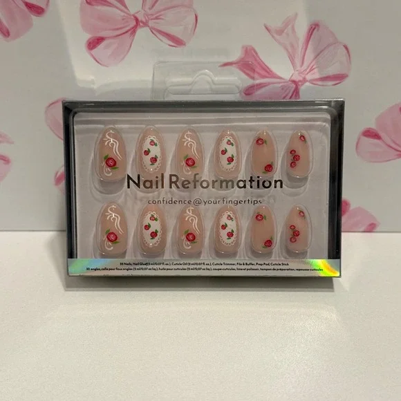Nail Reformation 32 Press On Nails Kit Almond‎ Rose Lace Coquette Short Manicure
