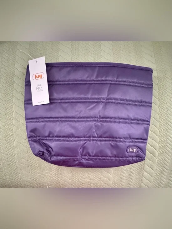 Lug Insulated Pouch in Concord Purple NWT’s