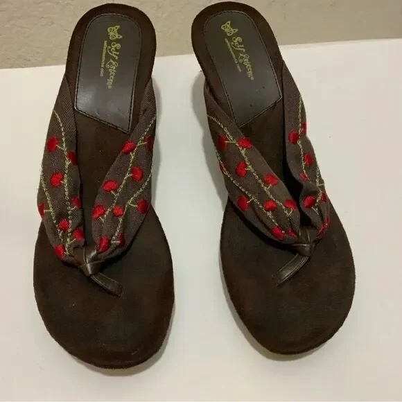 Self Esteem| wedges size 10 brown red floral Beautiful