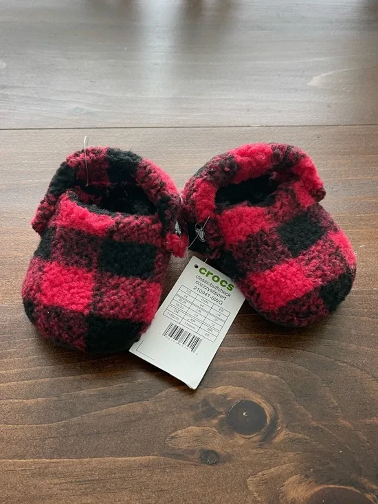 Crocs Kids' Classic Cozzzy Slippers - Buffalo Plaid