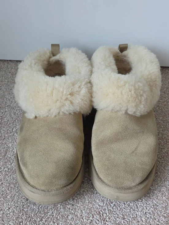 UGG Kids' Tazzelle Genuine Shearling Collar Slipper