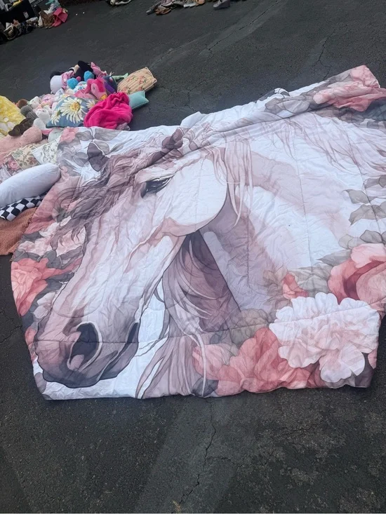 Floral Horse Print Comforter - Pink