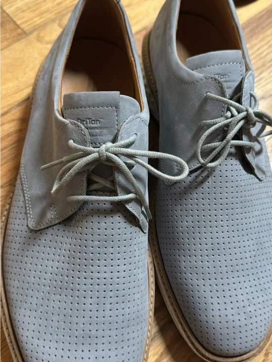 Ecco Men's Light Gray Suede Perforated Chukka Boots