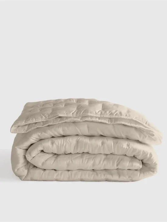 Luxury Full/Queen Sand Bamboo Dream Quilt - Retail $154