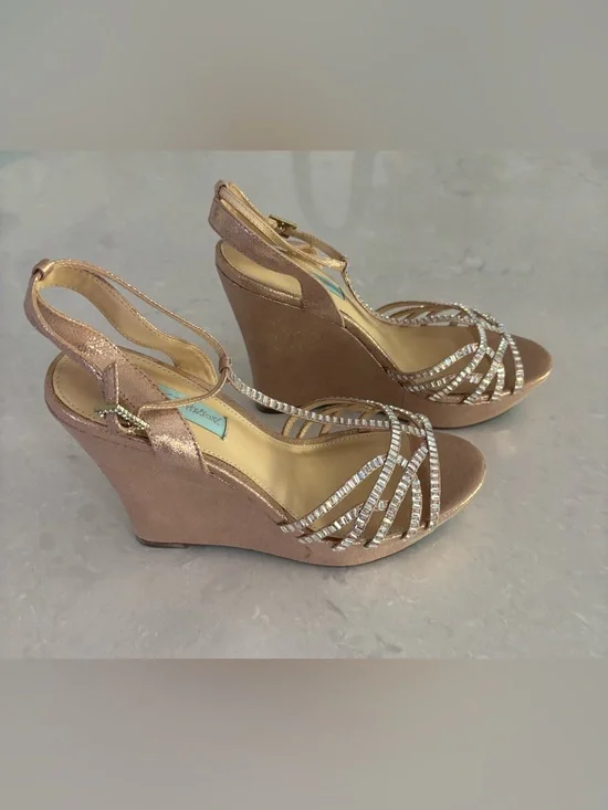 Betsey Johnson SB-Ember Champagne Rhinestone Wedge Sandals Size 9