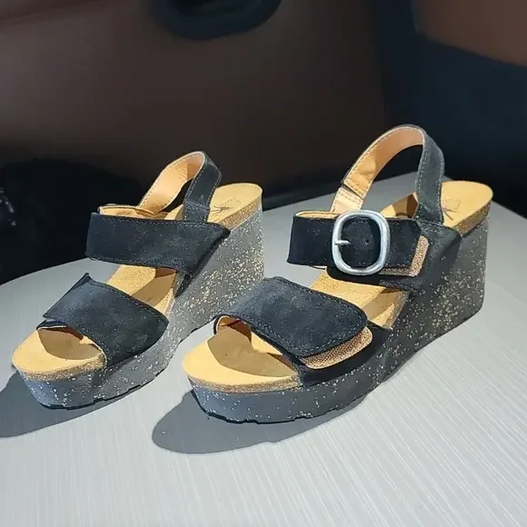 OTBT Peasant Women's 7.5 Black Suede & Painted Cork Wedge Sandals NWOT‎