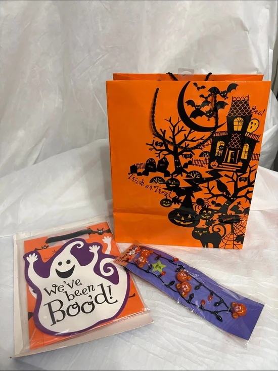 Hallmark Halloween Treat Bag Set & Necklace