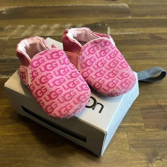 Ugg Roos Slippers Monogram Baby Girl Small 2/3 Soft Sole Suede