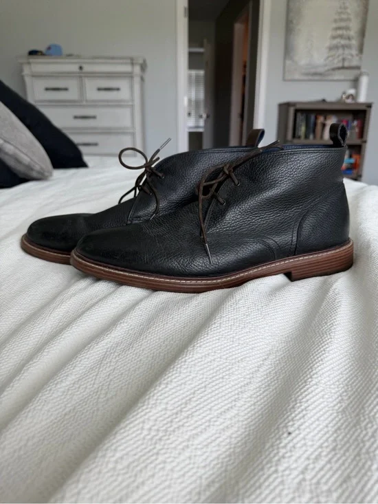 Cole Haan Men's Black Leather Chukka Boots - Classic Lace-Up