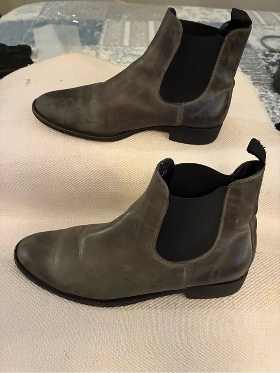 Men's Grey Leather Chelsea Boots - Sleek Slip-On Style #20067 40