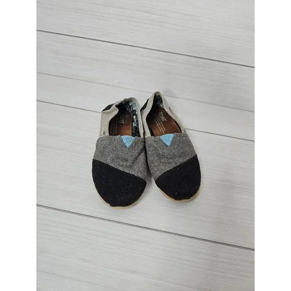TOMS Classic Slip On‎ Shoes Gray Black Casual Comfort Colorblock Youth 1