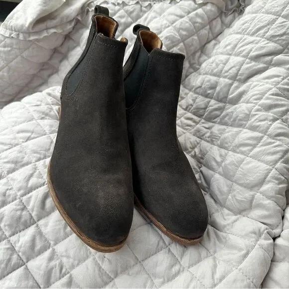 Alberto Fermani Suede Chelsea Boots 37