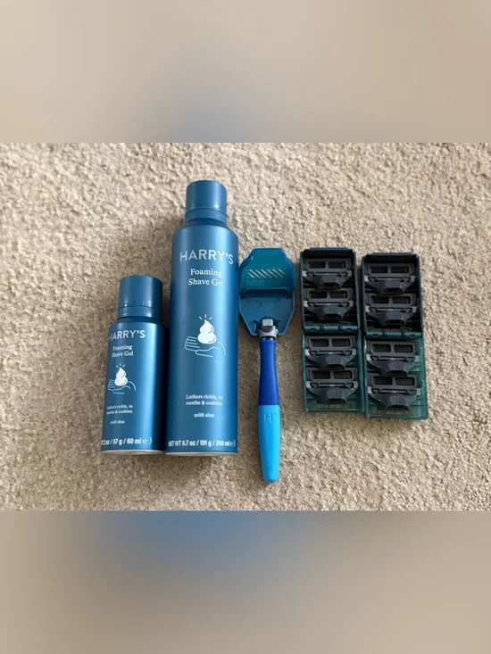 Men Grooming Kit with Blue Razor and Foaming Shave Gel