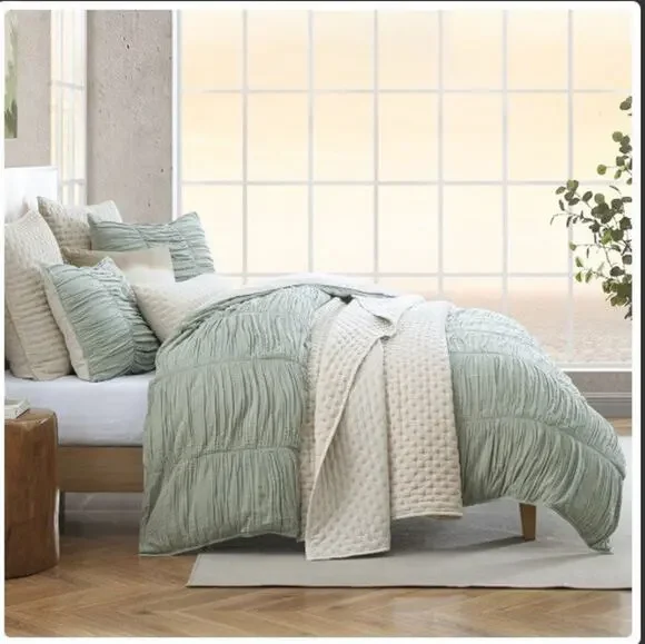 DKNY PURE Ruched Gauze Duvet Cover Set King - Green Cp. $199