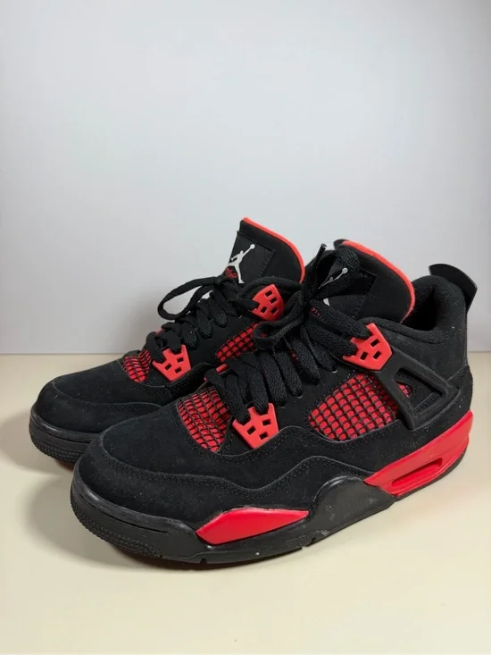 Jordan Men’s Black and Red Retro Basketball Sneakers