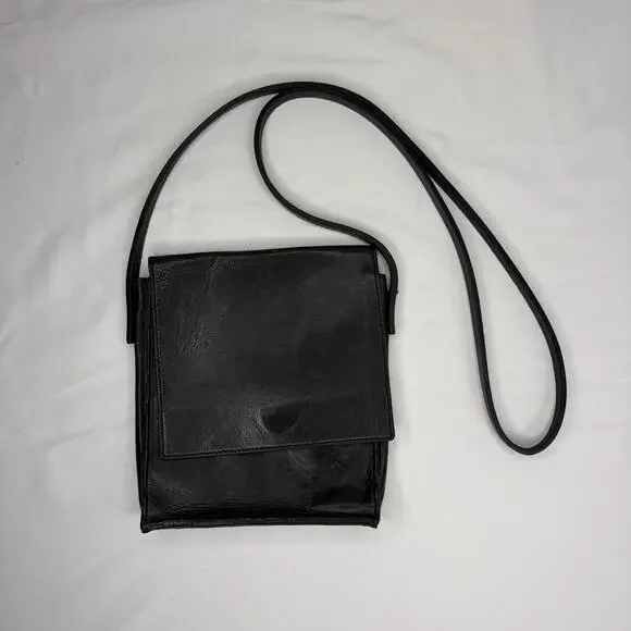 Banana Republic Vintage Black Leather Crossbody square Bag Small, retro, classic