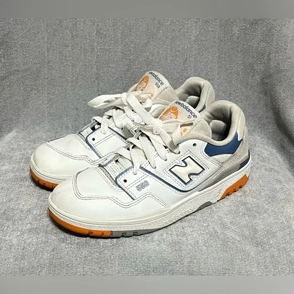 New Balance 550 White and Navy Sneakers with Orange Accents‎ Kids Size 3