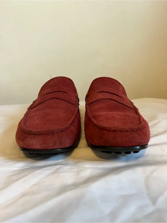 Tod's Gommino loafer in Suede
