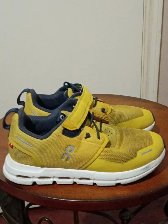 Kids On Cloud Play Mustard/White Athletic Shoes. Size 1.5K Youth