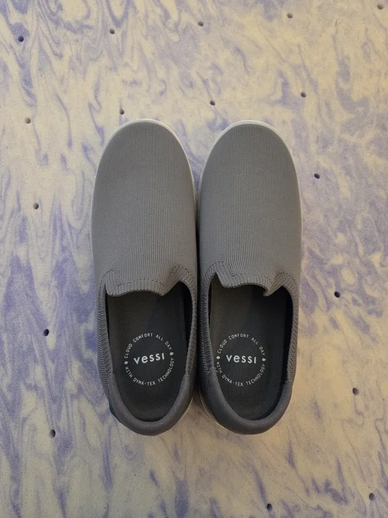 Vessi Men’s Boardwalk Slip-On Waterproof Sneakers SZ 8