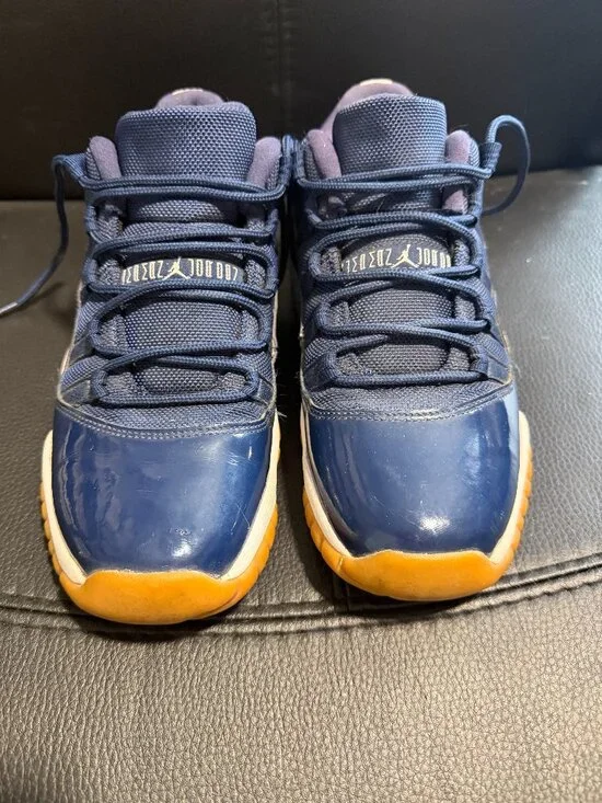Jordan 11 Retro Low Navy/Gum sz Y7
