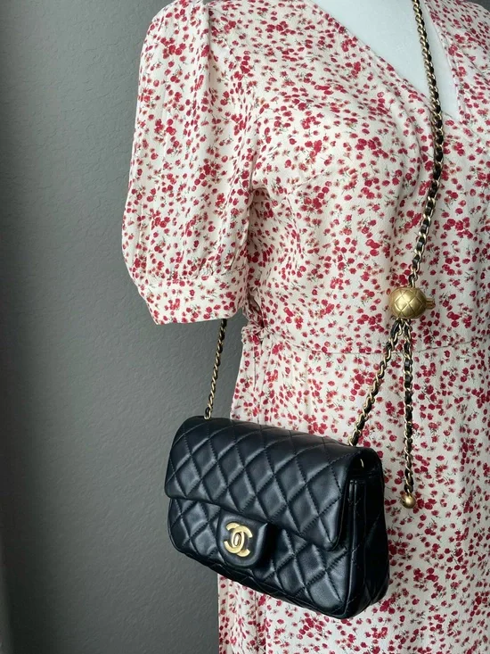 Preowned CHANEL Black Flap Bag Quilted Lambskin with Gold Tone Metal Pearl Crush
