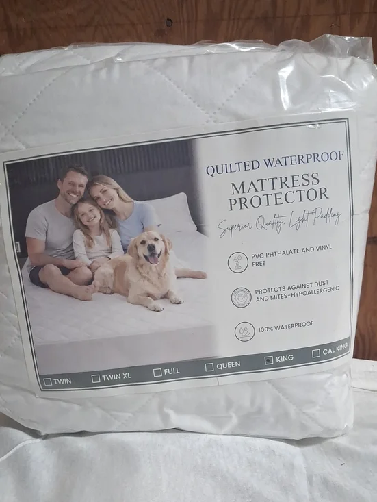 NWT King Size Quilted Waterproof Mattress Protector Skirt - White