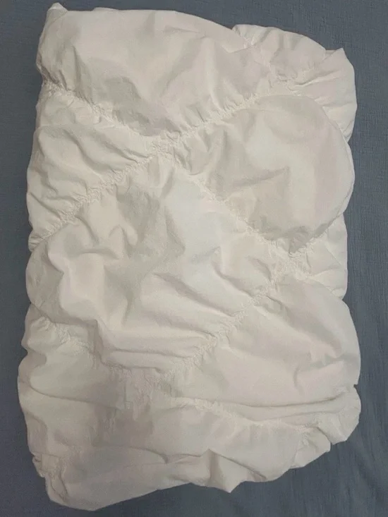Pottery Barn Teen White Organic Cotton Diamond Rouched Duvet Cover, TWIN