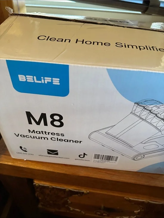 M8 Mattress Vacuum Cleaner - White and Blue