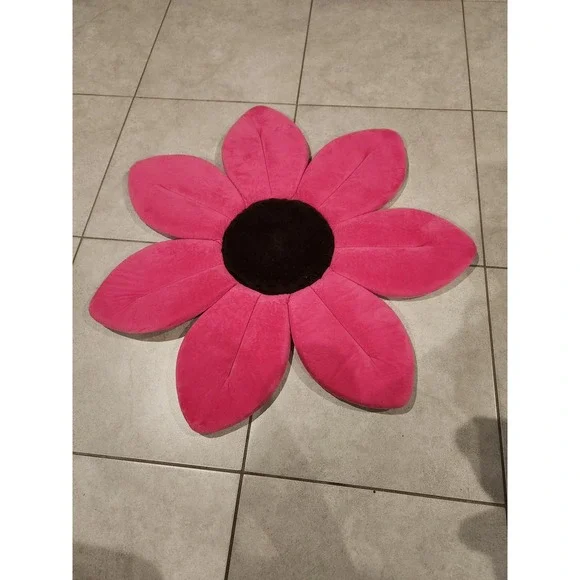 Blooming Bath for Babies Plush Flower Sink Bather Hot Pink Black Lotus Tub