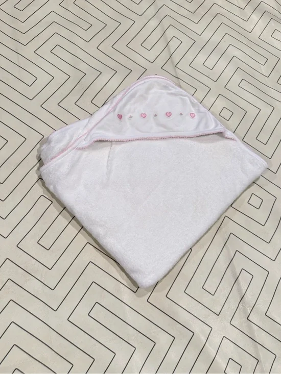 Kissy Kissy Hooded Bath Towel