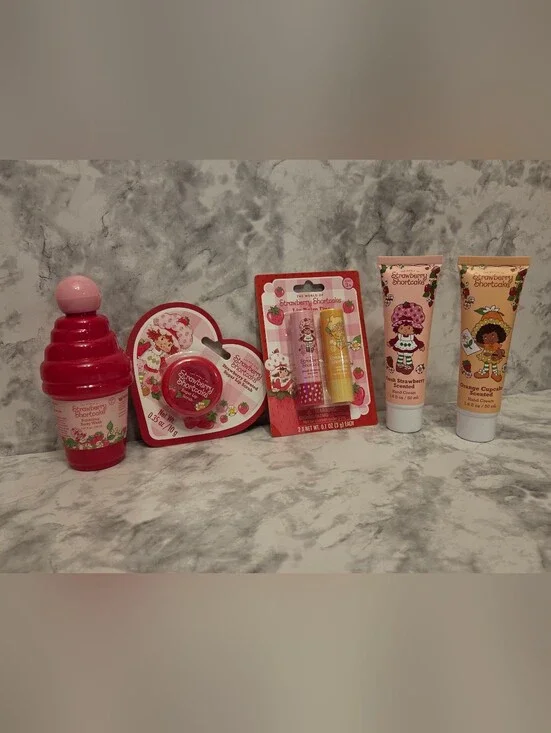Strawberry Shortcake 5 Piece Set - Scented Body Wash. Lip Balm & Hand Cream Set