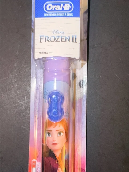 Oral‑B Disney Frozen II Kids Electric Toothbrush — Purple/Blue