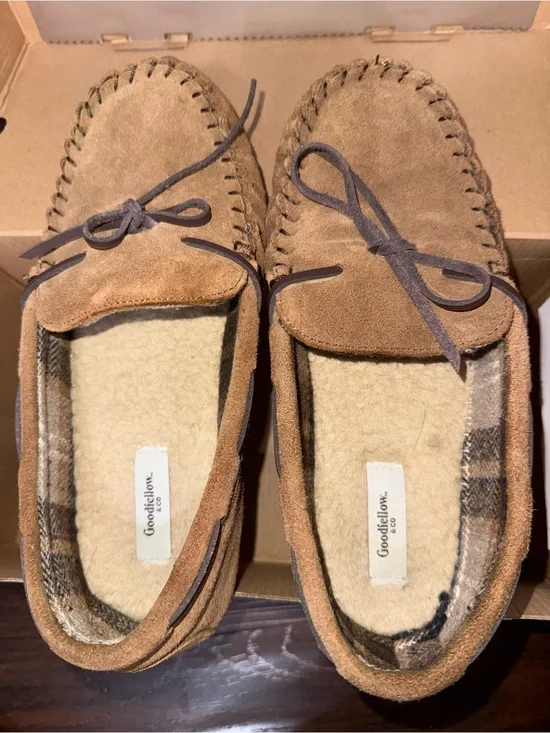 Goodfellow & Co Men’s Tan Suede Moccasin Slippers