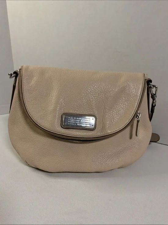 Marc by Marc Jacobs Leather Zip Around Off White Taupe Strap Crossbody‎