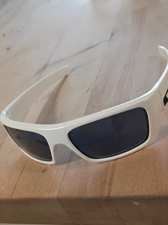 White Sports Sunglasses with Dark Lenses - Sleek Wraparound Style