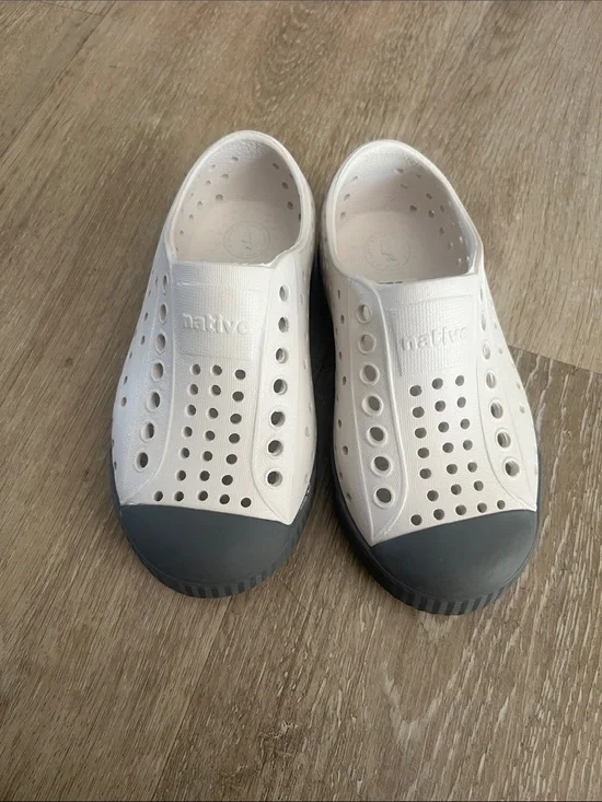 Native Kids White and Gray Water-Friendly Jefferson Slip-Ons