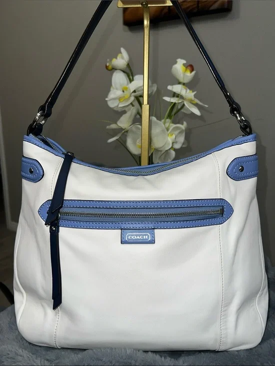Coach Daisy Spectator White / Blue / Periwinkle Hobo Bag EUC retail $358