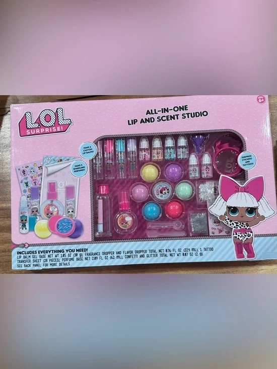 LOL Surprise All In One Lip Balm & Scent Studio Beauty Kit NEW NWT NIB
