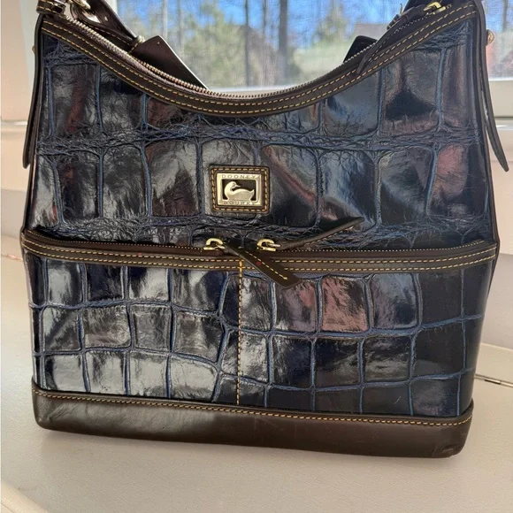 Dooney & Bourke Navy Croc Embossed Leather Shoulder Bag with Dust Bag EUC