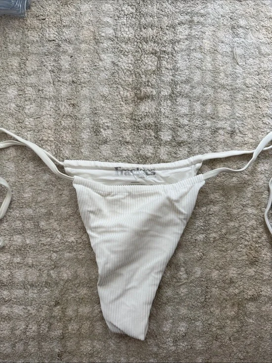 Frankie’s Bikinis White Ribbed Bottom