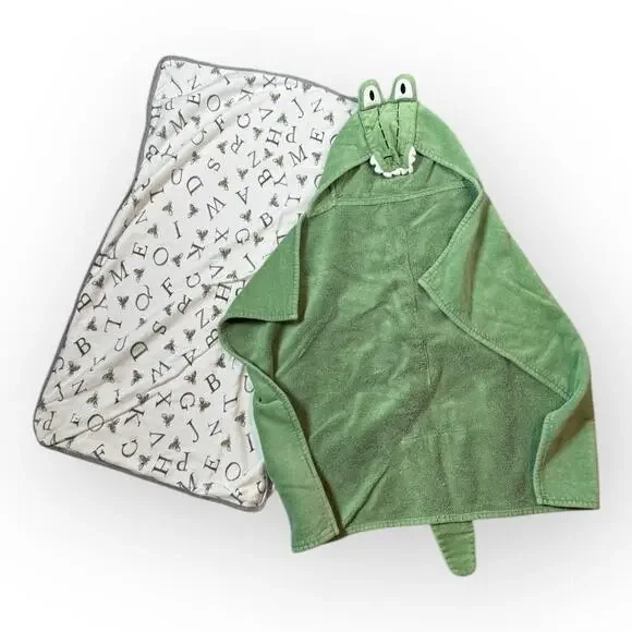 Pottery Barn Kids And‎ Burt’s Bees Baby Hooded Towel Bundle